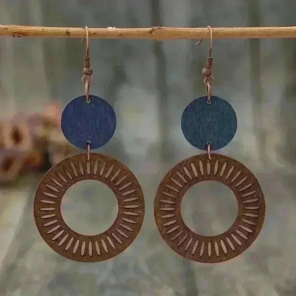Bohemian Wooden Earrings - Picture 5 of 5